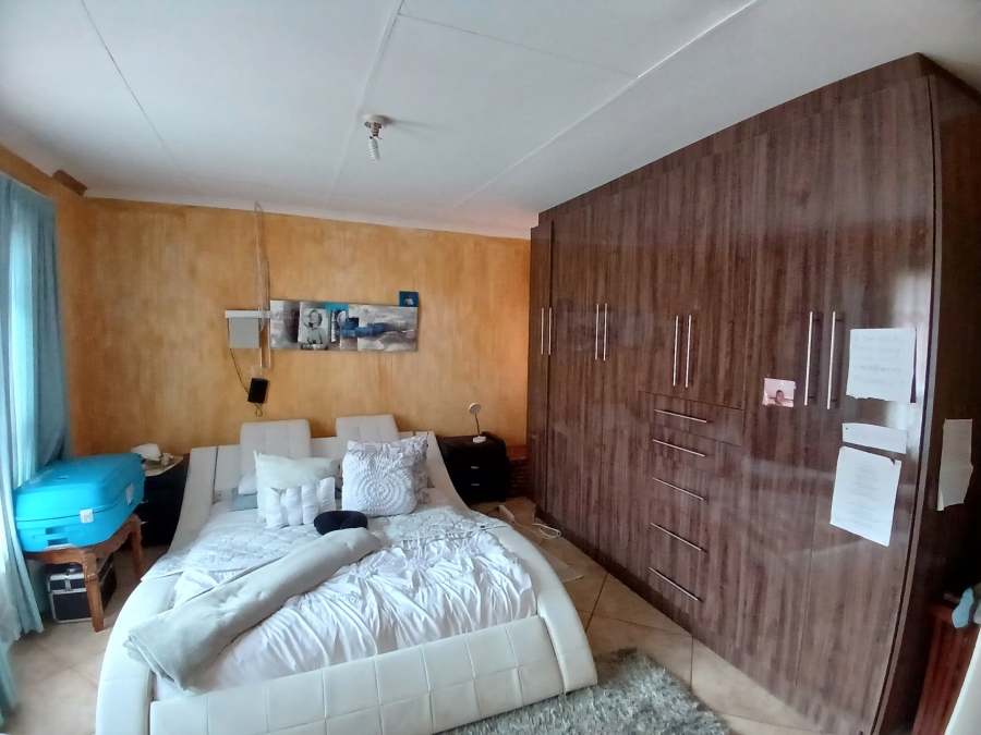 3 Bedroom Property for Sale in Tlhabane West North West